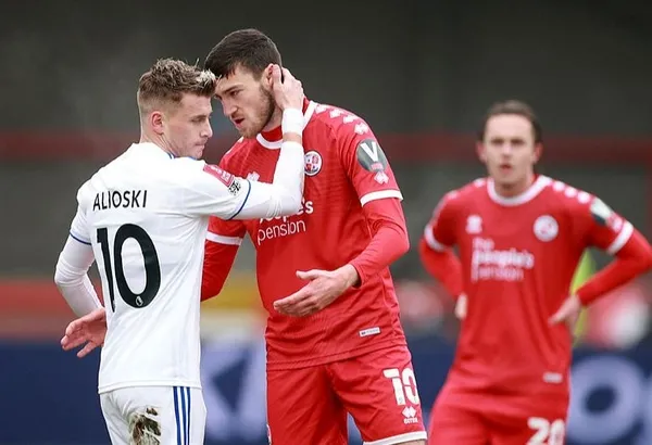 bu-nasil-sol-bek-fenerin-yeni-transferi-alioski-forvet-bile-oynamis-1659432384387.jpg Bu nasıl sol bek? Fener'in yeni transferi Alioski forvet bile oynamış-4