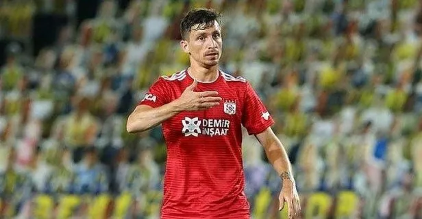 Mert Hakan Yandaş Fenerbahçe’de! 4 yıllık sözleşme imzalandı