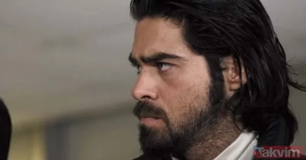 Gamze Özçelik İle Üç Yıl Evli Kalan Ve Murathan Adında Bir Evladı Olan Pektaş, Bir Süre Önce Maneviyata Yöneldi Ve Ekranlardan Uzak Bir Yaşam Sürmeye Başladı.