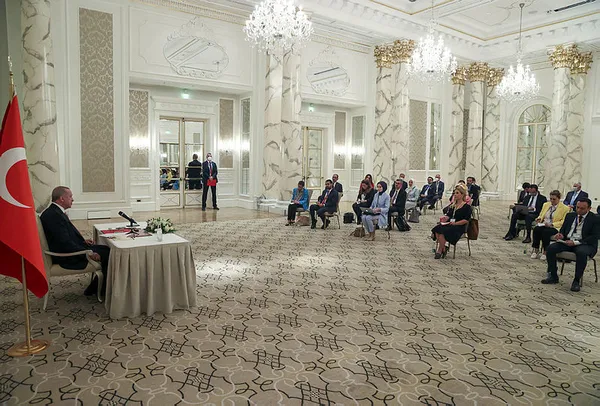 son-dakika-tam-normallesme-ne-zaman-baskan-recep-tayyip-erdogan-cevapladi-1623934081364.jpg SON DAKİKA: Tam normalleşme ne zaman? Başkan Recep Tayyip Erdoğan cevapladı-3