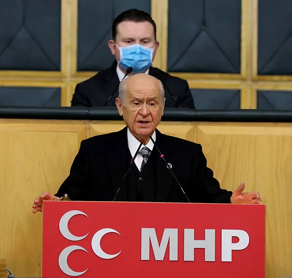 MHP’li Erkan Akçay’dan CHP’li Özgür Özel’e sert tepki: PKK’nın taleplerini kanun teklifi diye Meclis’e sunuyor