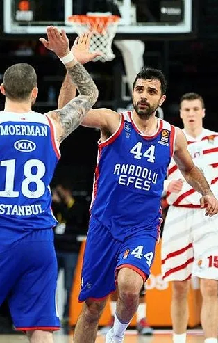 Anadolu Efes ilk adımı attı!