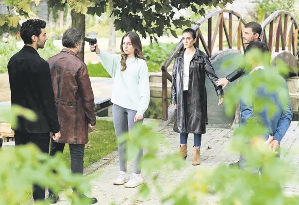 savas-basliyor-aldatmak-yeni-bolumuyle-milyonlari-yine-ekrana-kilitleyecek-1665608285851.jpeg Savaş başlıyor! 'Aldatmak' yeni bölümüyle milyonları yine ekrana kilitleyecek | Saklambaç haberleri-3