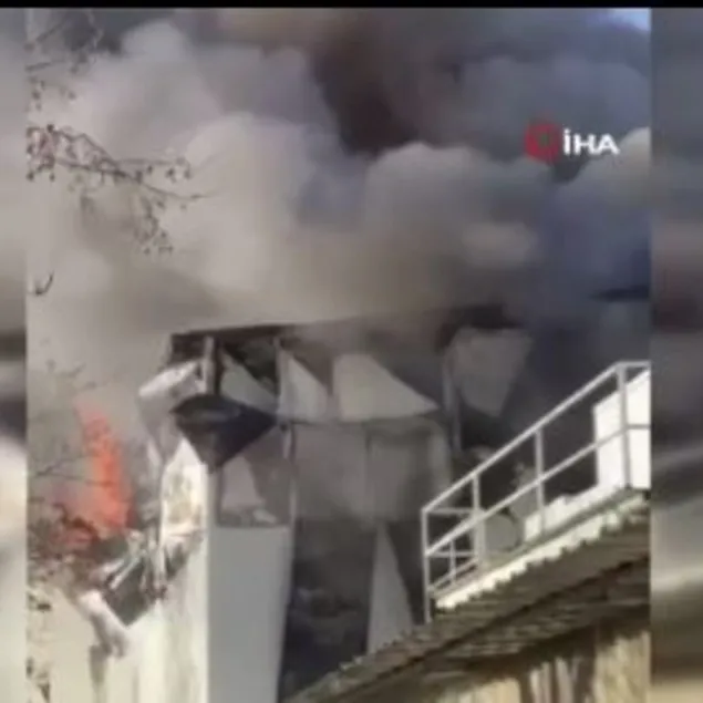 Yedek parça üreten fabrikada yangın