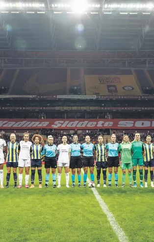 Fenerbahçe kadın futbol takımı Galatasaray'a karşı gol olup yağdı