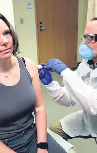 İlk koronavirüs aşısı olan Jennifer Haller aşının etkilerini paylaştı