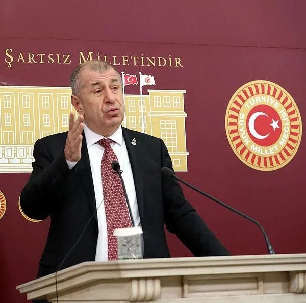 Ümit Özdağ polisliğe soyundu! Suriyeli kuyumcuya kimlik sordu eleştirenlere hakaret yağdırdı: Stratejik salaklar-2