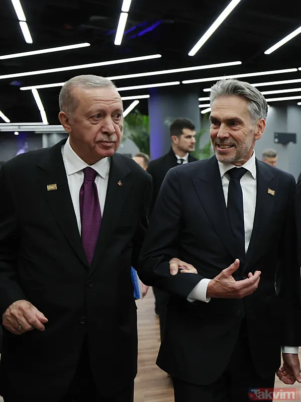 Avrupa Siyasi Topluluğu Zirvesi'nde ilgi odağı Başkan Erdoğan! Peş peşe temaslar: Ursula von der Leyen, Macron, Hristodulidis... - 11