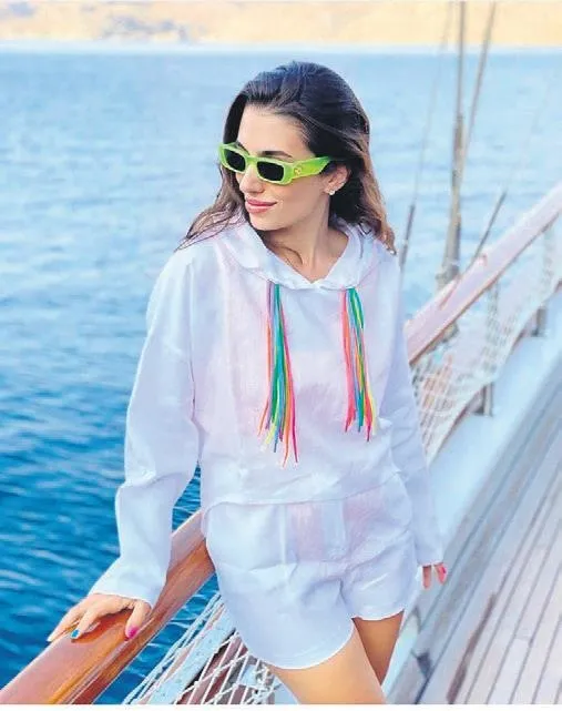 berrak-tuzunatac-aslihan-dogan-danla-bilic-ve-rachel-araz-kiresepiden-luks-tarz-1598565410255.jpeg Berrak Tüzünataç, Aslıhan Doğan, Danla Bilic ve Rachel Araz Kiresepi'den lüks tarz-6