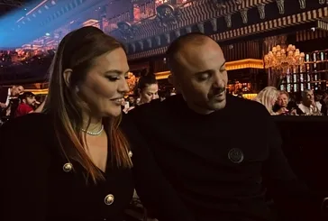 Demet Akalın’dan 54. yaşa kuğu zarafeti! Eşi Okan Kurt’tan romantik sözler: Ünlü isimler sahne aldı I Sürpriz barışma
