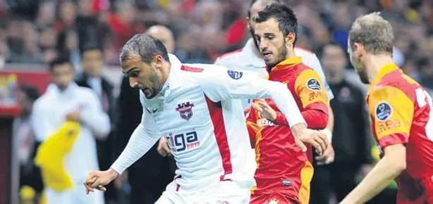 Tosun Beşiktaş’a çok yakın