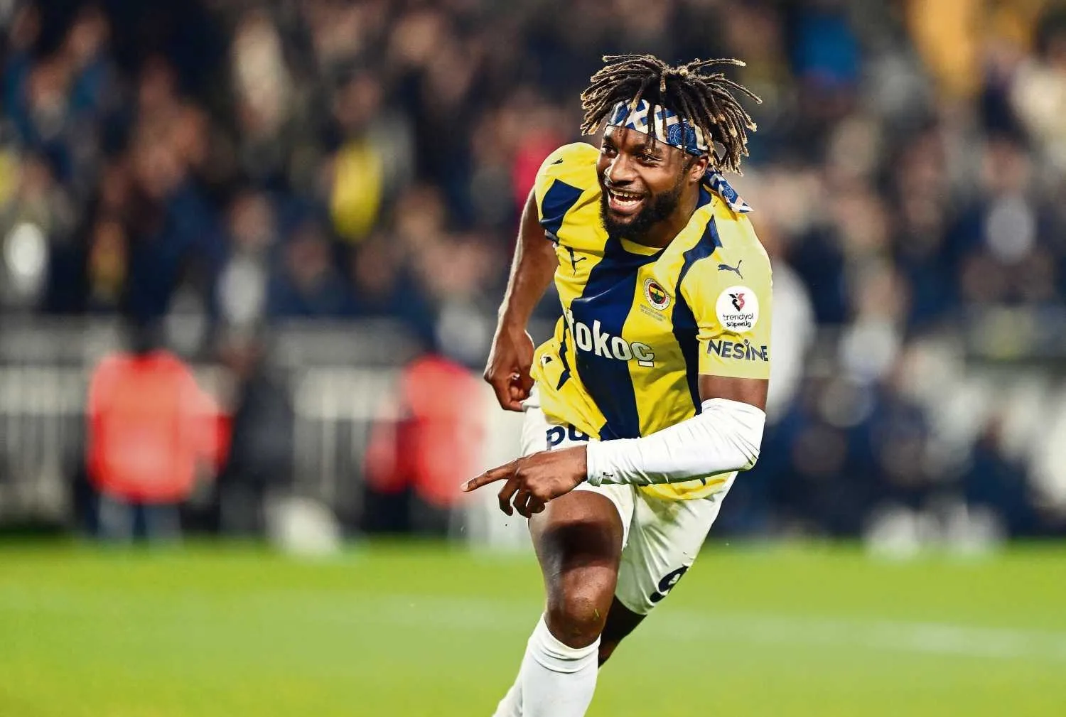 Maximin Fenerbahçe’de kaldı!