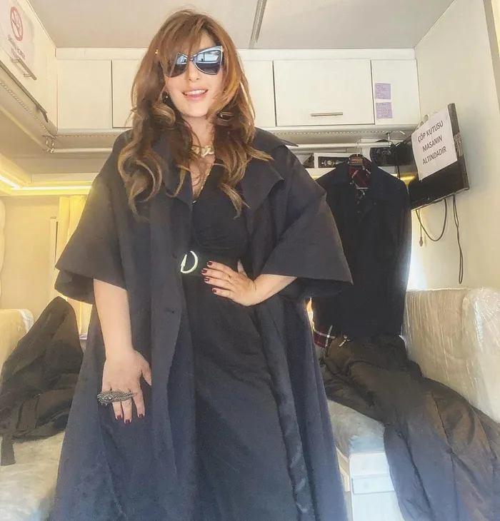 hakan-uralin-kizi-melisa-ural-spor-salonundan-paylasip-son-haliyle-sasirtti-3-ayda-10-kilo-veren-sibel-canla-a-1704435039979.jpg Hakan Ural’ın kızı Melisa Ural spor salonundan paylaşıp son haliyle şaşırttı! 3 ayda 10 kilo veren Sibel Can’la aynı diyeti uyguladı: Günde sadece 1 saat...-18