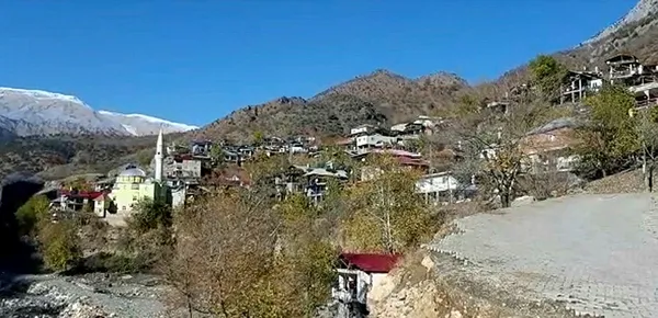 ekmek-pisirmek-icin-bulusan-72-kadin-koronaviruse-yakalandi-1607628013970.jpg Ekmek pişirmek için buluşan 72 kadın koronavirüse yakalandı-3