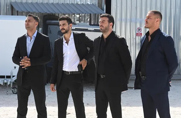 ben-bu-cihana-sigmazam-43-bolum-fragmani-heyecani-arttirdi-hepsinin-korkulu-kabusu-olacagim-1698410489860.jpg Ben Bu Cihana Sığmazam 43. bölüm fragmanı heyecanı arttırdı: Hepsinin korkulu kabusu olacağım!-2