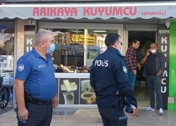 Antalya'da kuyumcu soygunu! Çalışanını öldürüp 2 kilo altını alarak kaçtı-3