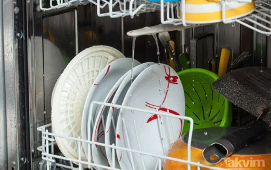 Bulaşık makinesini çalıştırırken içine limon koyun! - 5