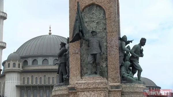 Taksim Meydanı'ndaki Cumhuriyet Anıtı'nın sancak direği yine kırıldı - 5