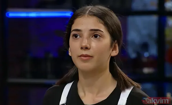 Masterchef Ayyüce bambaşka biri oldu 'camsız evde yaşadım' diyordu! Pembe saçlarını gören küçük dilini yuttu Ayyüce Kamit... - 4
