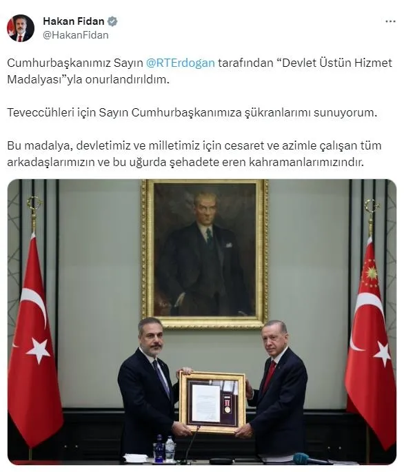baskan-erdogan-hakan-fidana-mitteki-gorevlerinden-dolayi-devlet-ustun-hizmet-madalyasi-berati-takdim-etti-1691602800259.jpeg