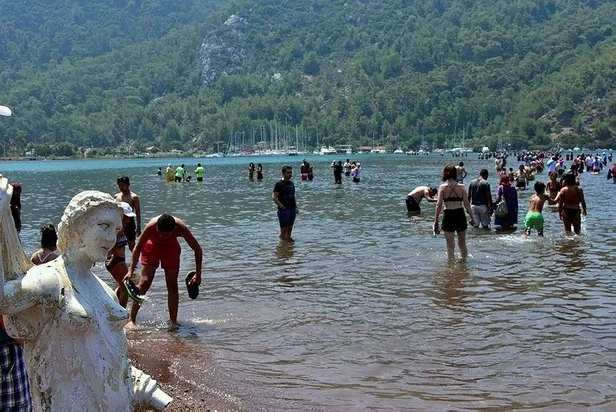 Kızkumu Plajı'nın simgesi 'Prenses' heykeline çirkin saldırı-2