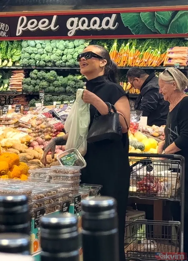 1 milyar dolarlık serveti olan Rihanna market alışverişinde: Taze soğanlarını kendi seçti - 3