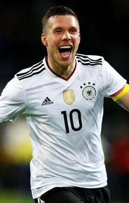 Podolski, milli formaya golle veda etti