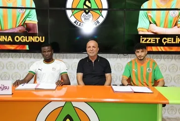 Alanyaspor Uchenna Ogundu ve İzzet Çelik ile yeni sözleşmeler imzaladı