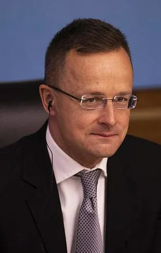 6'lı muhalefete karşı zafer kazanan Orban'ın Dışişleri Bakanı Szijjarto: İçişlerimize karışan uluslararası aktörler aynı!