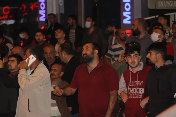 Erzurum'da intihar girişimi: Film gibi izleyip telefonları ile görüntülediler-3
