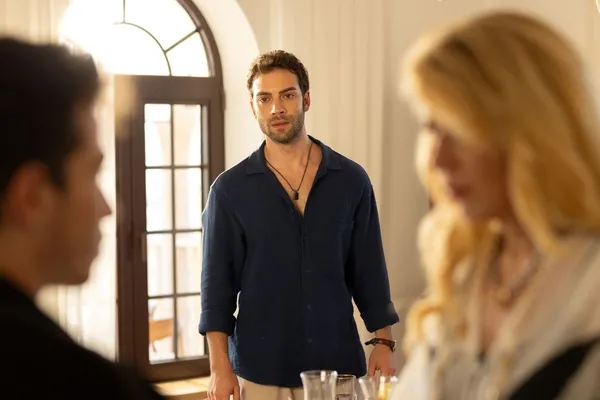 atvnin-yeni-dizi-safir-bomba-gibi-geliyor-burak-berkay-akgul-iddiali-konustu-1693564624558.jpg ATV’nin yeni dizi Safir bomba gibi geliyor! Burak Berkay Akgül iddialı konuştu-4