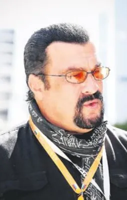 Seagal çok mutlu