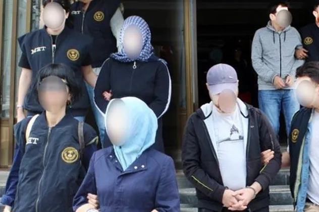 Son dakika:  'ByLock' kullanıcısı olduğu tespit edilen 4 öğretmen gözaltına alındı