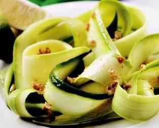 Hardal Soslu Salata Tarifi