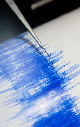 Japonya'da 5,8 büyüklüğünde deprem! Tsunami...