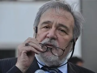 İlber Ortaylı'nın askerlik fotoğrafı sosyal medyayı salladı! O detay dikkatlerden kaçmadı-3
