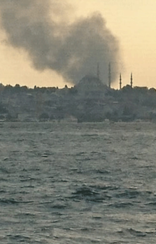 İstanbul Zeytinburnu'nda yangın çıktı