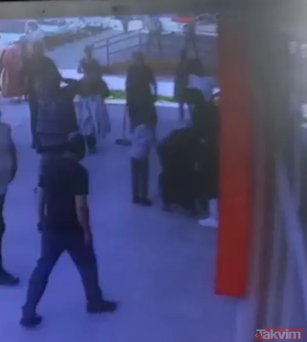 Boğazına su kaçan 2 yaşındaki çocuğu 'Heimlich manevrası' ile kurtardı - 11