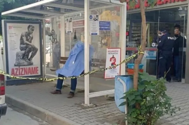 Minibüs bekleyen adam durakta hayatını kaybetti