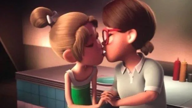 LGBT lobisi harekete geçti, bu manşetleri attırıyorlar! İşte Netflix’teki sapkınlık gerçeği