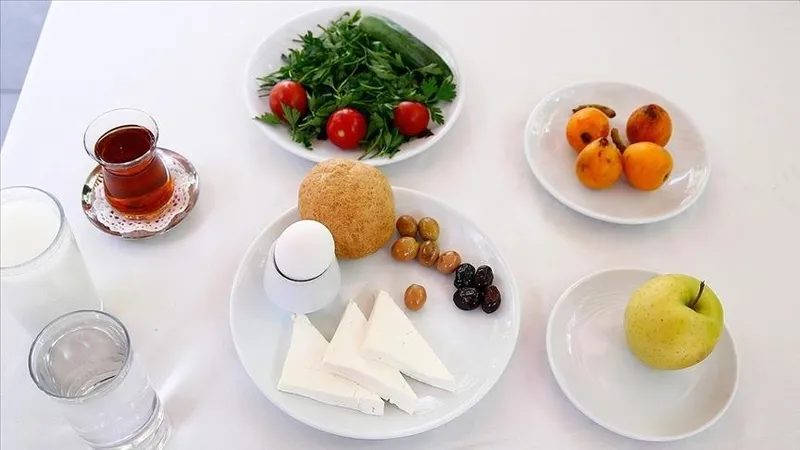 Uzmanlar Ramazan'da doğru beslenmenin sırlarını açıkladı: Hafif ye, bol su iç, sahuru atlama-5