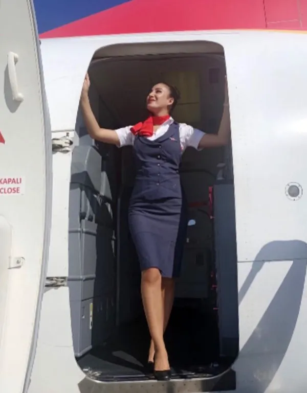 kabin-memuru-cemre-ates-bir-tohumla-basladigi-mini-seker-domatesi-uretimini-4-donume-cikardi-1623137182764.jpg Kabin memuru Cemre Ateş bir tohumla başladığı mini şeker domatesi üretimini 4 dönüme çıkardı-11