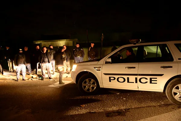 irakin-suleymaniye-kentinde-maaslarin-odenmemesi-protesto-edildi-olaylarda-kurt-yonetimi-protesto-eden-bir-cocuk-kursunlandi-1607355090672.jpg Irak'ın Süleymaniye kentinde maaşların ödenmemesi protesto edildi! Olaylarda Kürt yönetimini protesto eden bir çocuk kurşunlandı-5