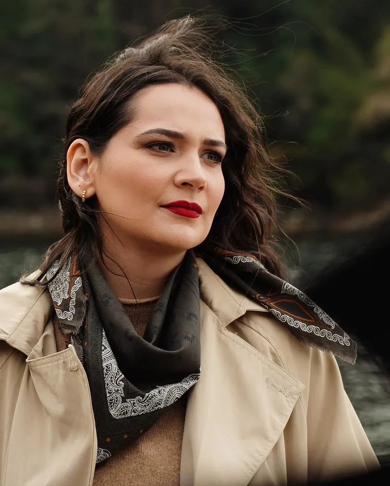 gulsim-ali-ilhan-kirmizilar-icinde-paylasti-pes-pese-yayinladigi-pozlarla-sosyal-medyayi-atese-verdi-gonul-dag-1712671552152.jpg Gülsim Ali İlhan kırmızılar içinde paylaştı! Peş peşe yayınladığı pozlarla sosyal medyayı ateşe verdi! Gönül Dağı’nın Dilek’iydi...-5