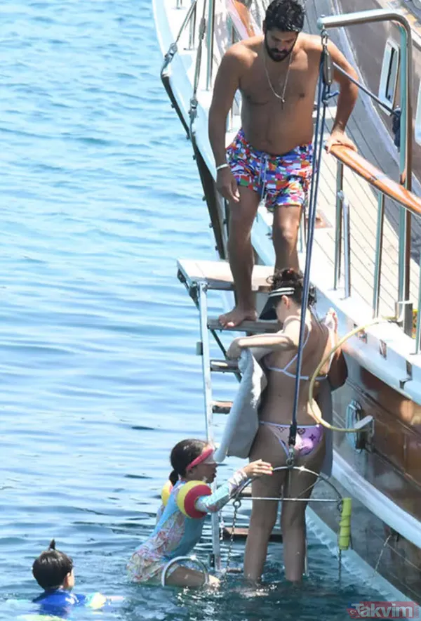 Fahriye Evcen ve Burak Özçivit'in oğlu Kerem ilk kez yüzünü gösterdi! Bikinili yakalanan Fahriye düzgün fiziğiyle hayran bıraktı - 10