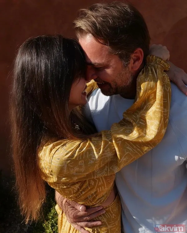 1000 yıllık kalede romantik kutlama! Engin Altan Düzyatan ile Neslişah Alkoçlar 9 yılı devirdi! Çocukları hayran bıraktı - 4