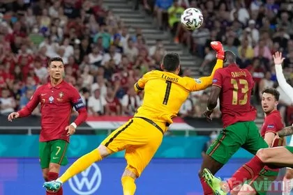 EURO 2020’de korkutan anlar! Portekiz - Fransa maçında Danilo sert müdahaleyle yerde kaldı...