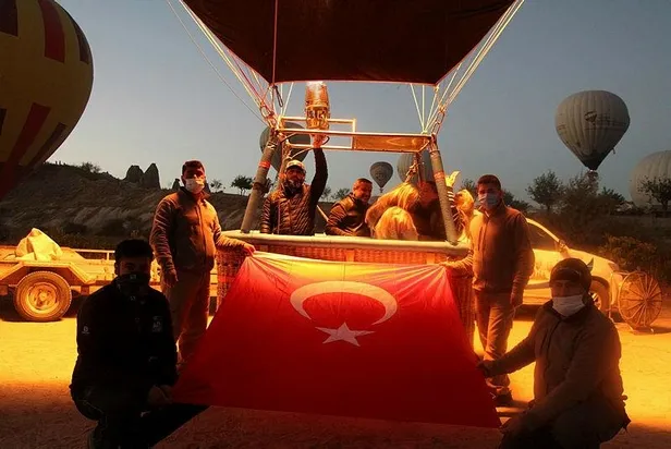 Kapadokya’da 29 Ekim Cumhuriyet Bayramı coşkusu: Türk bayraklarıyla havalandılar-3