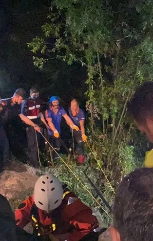Sel sularına kapılan yaşlı adamın cenazesine ulaşıldı