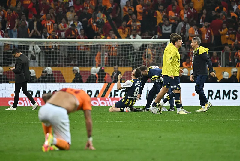 Galatasaray'da Okan Buruk'tan derbi neşteri! Yıldız isim Fenerbahçe maçının ardndan gözden çıkarıldı - 9